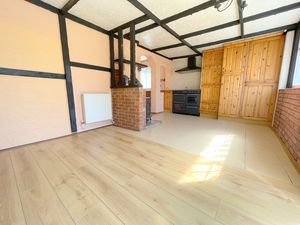 Point Clear Road- click for photo gallery